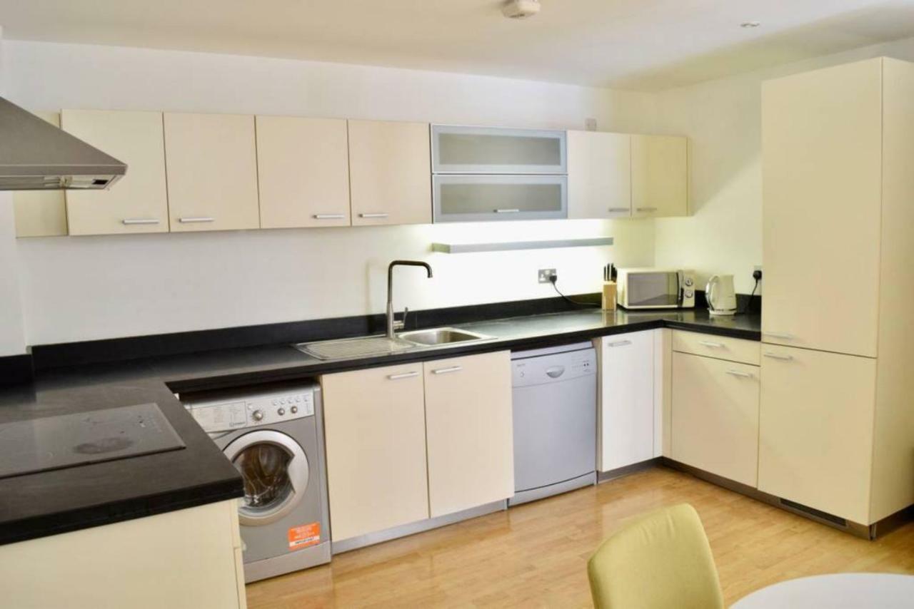 Modern 1 Bedroom Flat In Canary Wharf *